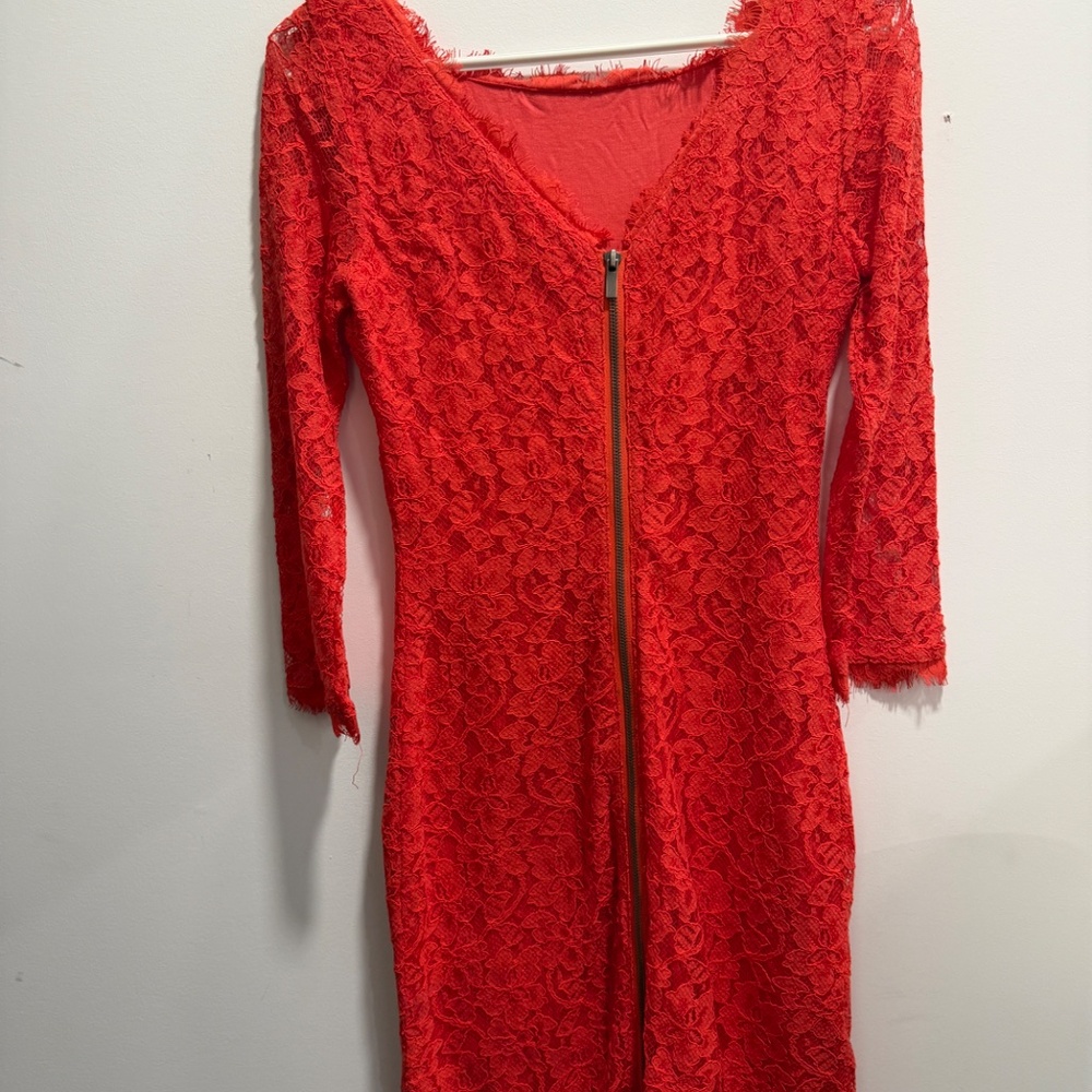 ❤️ Diane von Furstenberg Lace Dress – Size 4 ❤️ - Picture 2 of 6